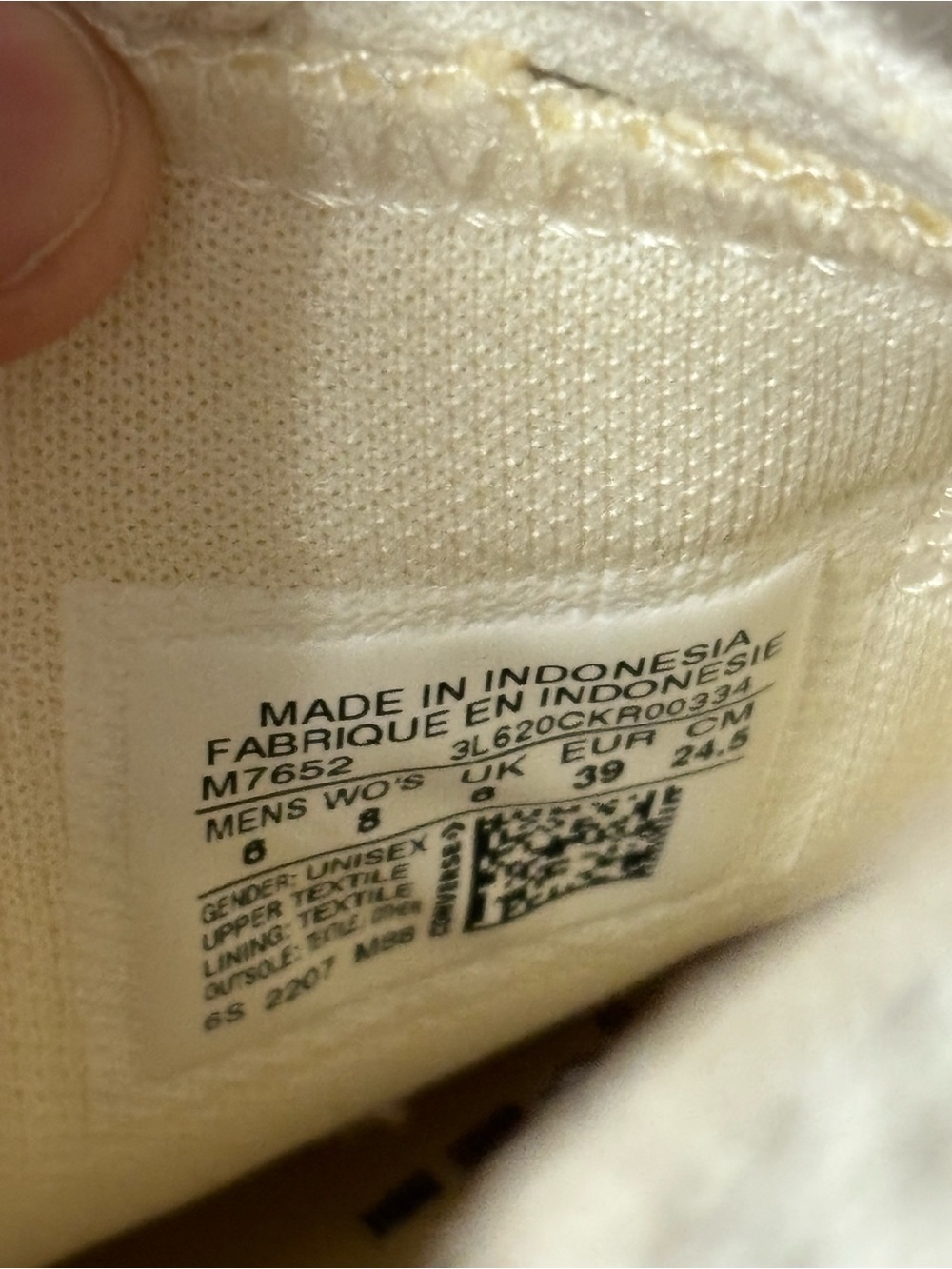 Converse White Canvas Sneaker Interior Label Unisex - Picture 4 of 4